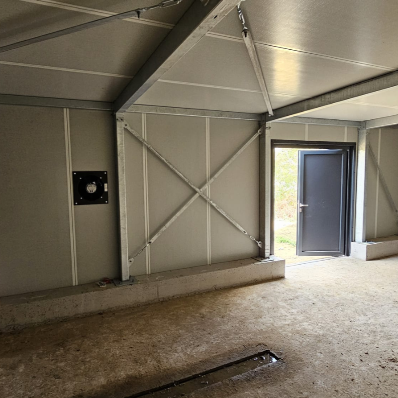 cooling machine enclosure with EC axial wall fan